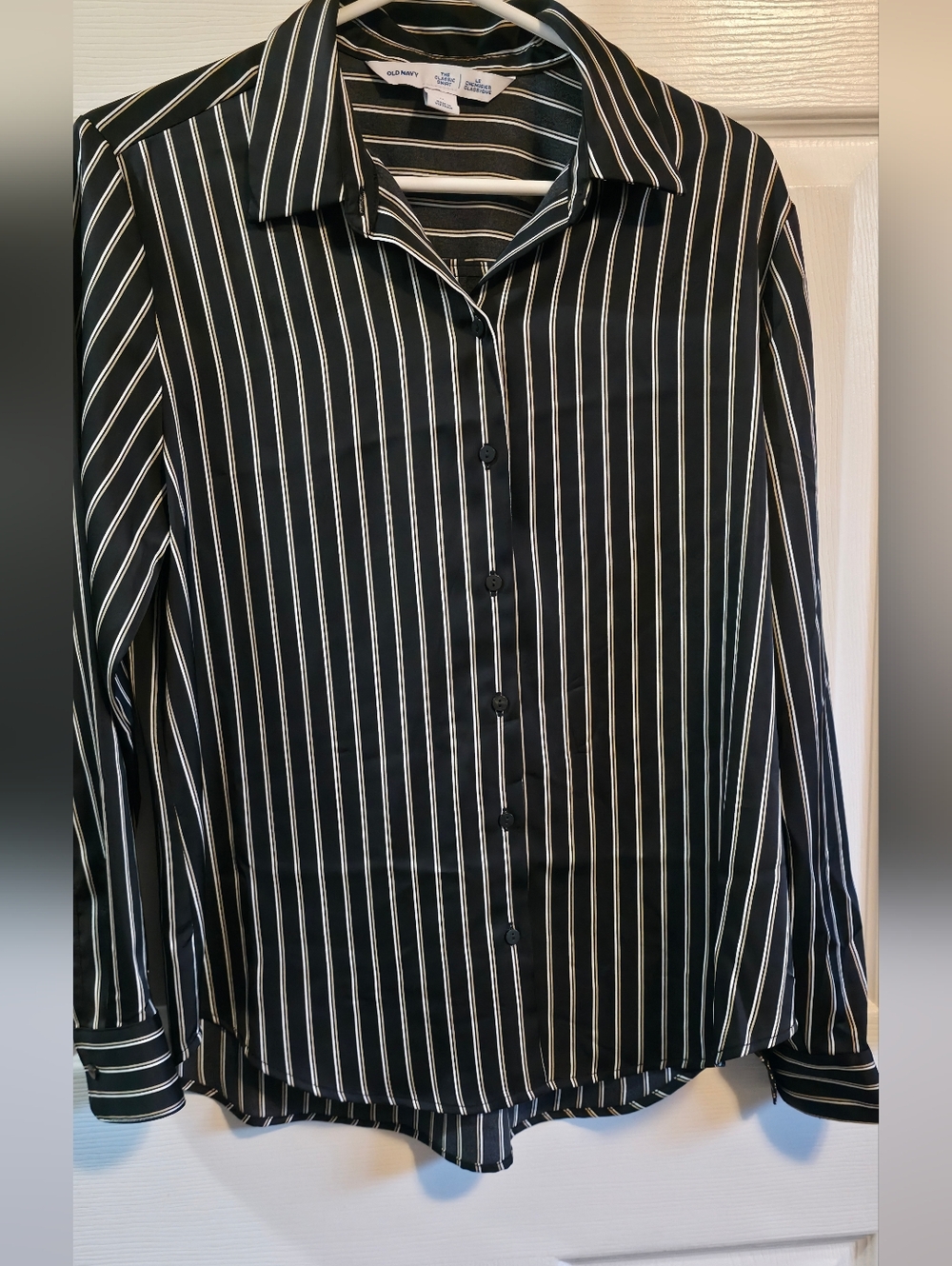 4/$67 Deal! NWT Old Navy Dressy Top with White Pinstripes